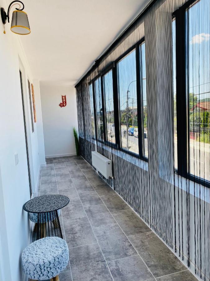 Four Rooms Curtea De Arges Exterior photo