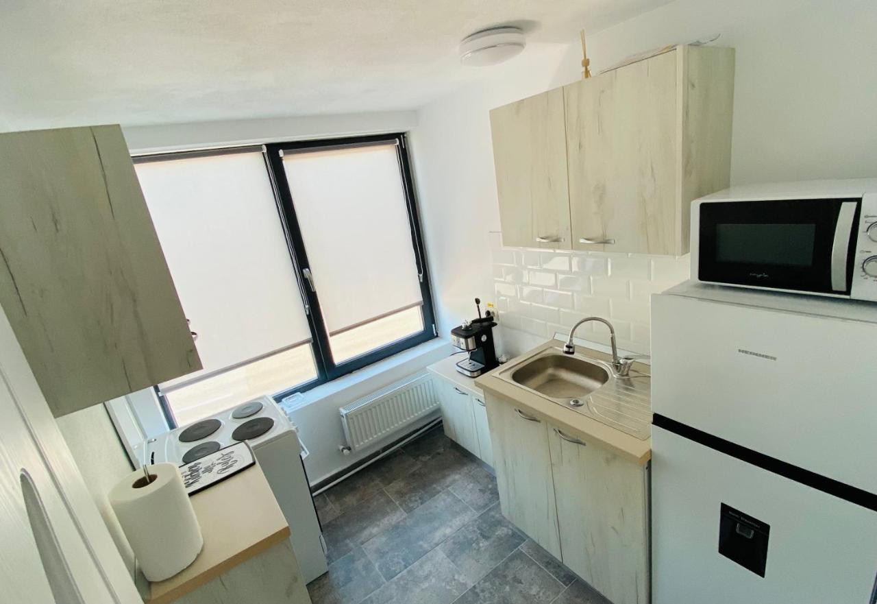 Four Rooms Curtea De Arges Exterior photo